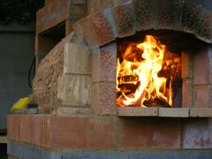 pizza pe vatra - cuptor paine gratar gradina