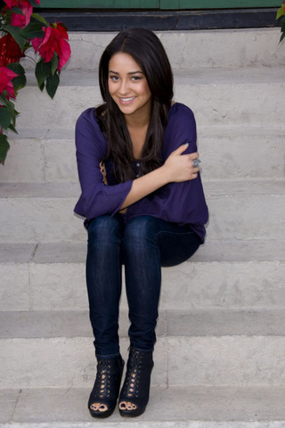 ♥Shay Mitchell♥