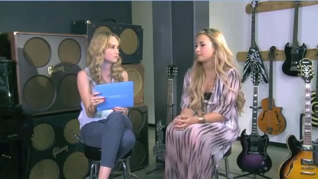 Demi Lovato Acuvue Live Chat - May 16_ 2012 043796