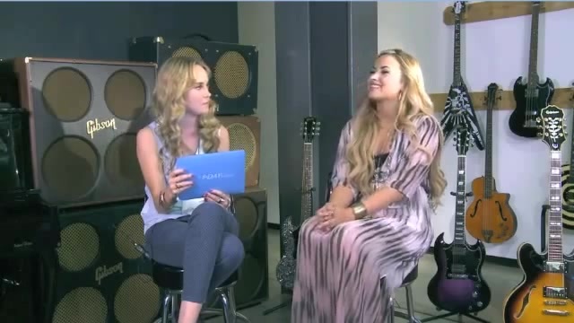 Demi Lovato Acuvue Live Chat - May 16_ 2012 045718