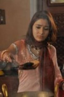 kikoil - sara khan 7
