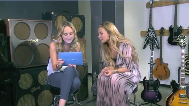 Demi Lovato Acuvue Live Chat - May 16_ 2012 049625