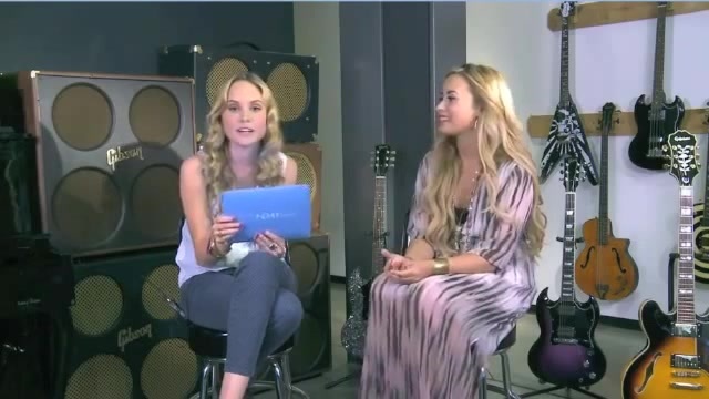 Demi Lovato Acuvue Live Chat - May 16_ 2012 050037