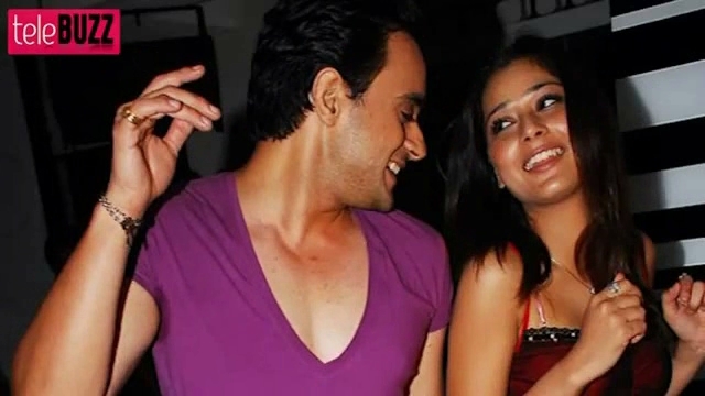 00_00_11 - sara khan 7