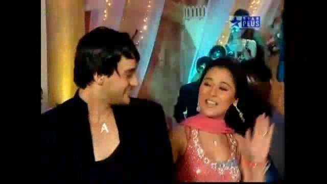 00_01_15 - sara khan 7