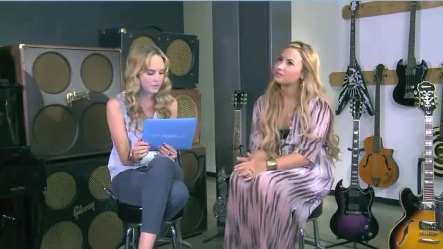 Demi Lovato Acuvue Live Chat - May 16_ 2012 051001