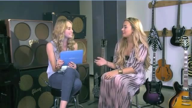 Demi Lovato Acuvue Live Chat - May 16_ 2012 051757