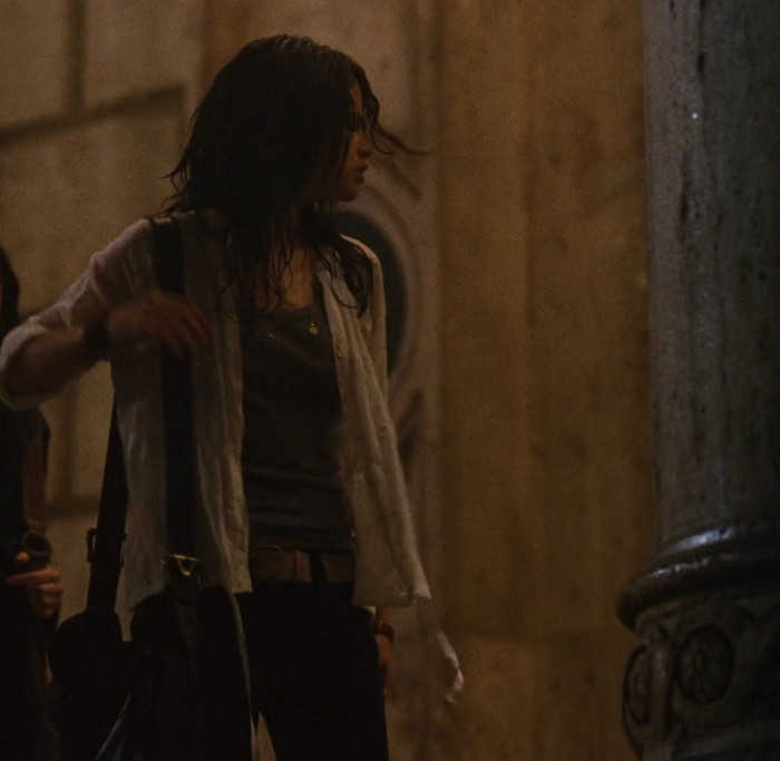 E cineva!! heiii!!! :@:@::@ deschidee!!! [batand cu pumni in usa]