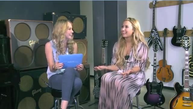 Demi Lovato Acuvue Live Chat - May 16_ 2012 056013