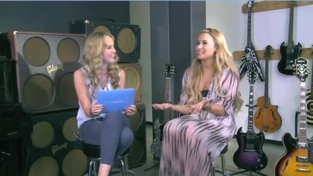 Demi Lovato Acuvue Live Chat - May 16_ 2012 056149