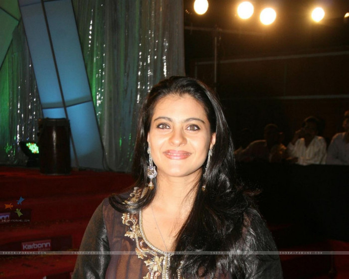 Si mie la fel, adica baiatu asta o iubeste sincer...