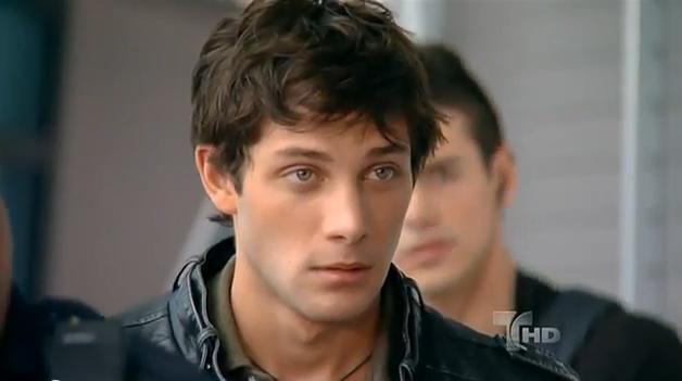 7464641 - Legaturi Riscante un nou serial pe acasa tv