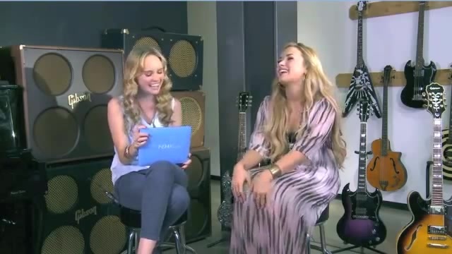 Demi Lovato Acuvue Live Chat - May 16_ 2012 060137