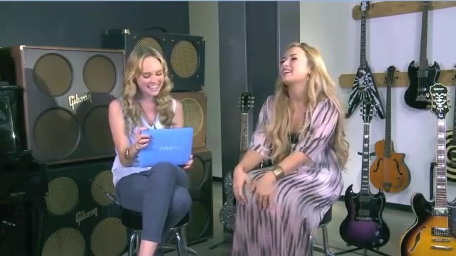 Demi Lovato Acuvue Live Chat - May 16_ 2012 060149