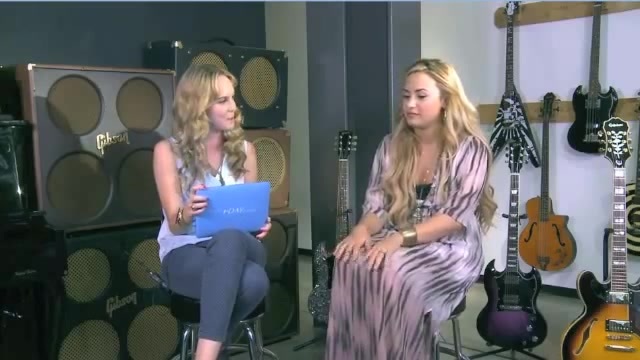 Demi Lovato Acuvue Live Chat - May 16_ 2012 060364