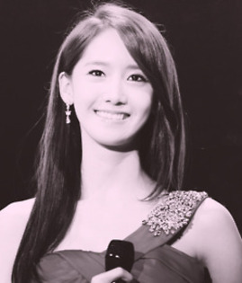 tumblr_lxt92tlIM81qzl0juo4_250 - Yoona x