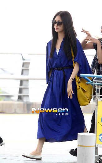 Girls-Generation-on-Airport-Head-to-La-for-SMTown-World-Tour-III_seohyun
