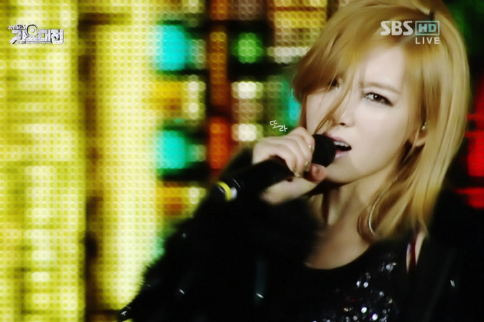 1edc7b499698b254cf911c27893eb7d0 - Taeyeon o