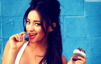 52376665_TSHSBMP2 - Shay Mitchell