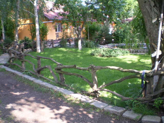 P5210501 - curtea locul de munca