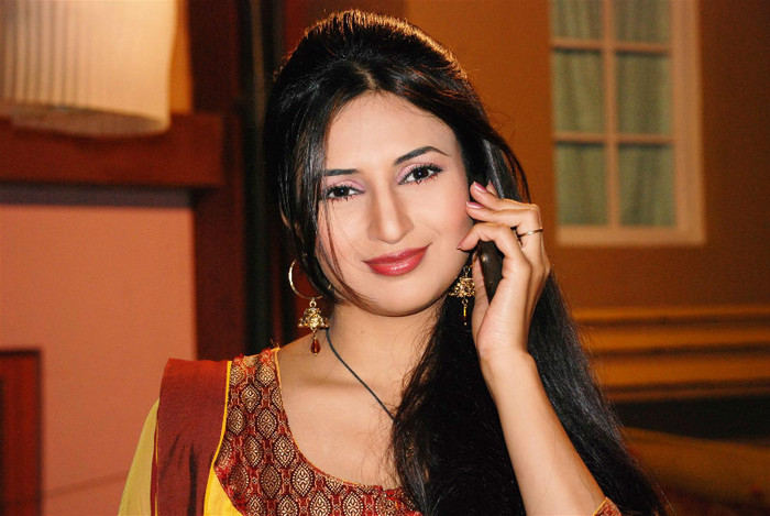 1 (24) - BMTD - Divyanka Tripathi - Picture Gallery