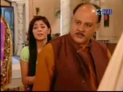 00_04_46 - sara khan 8