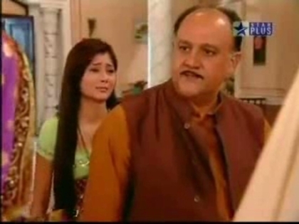 00_04_48 - sara khan 8