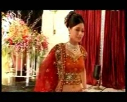 00_00_14 - sara khan 8