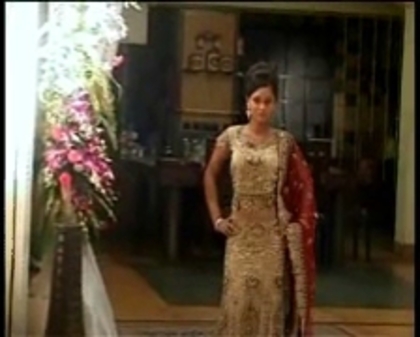 00_00_39 - sara khan 8