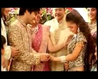 00_03_12 - sara khan 8