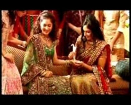 00_04_19 - sara khan 8