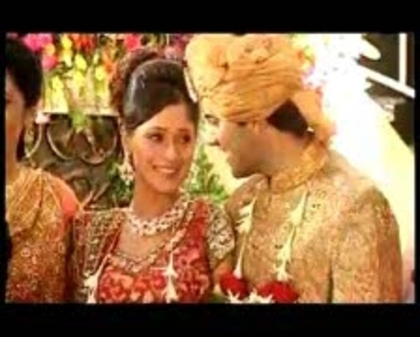 00_05_34 - sara khan 8