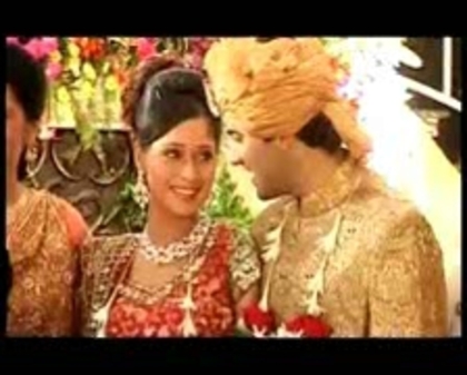 00_06_27 - sara khan 8