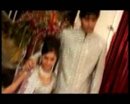 00_06_49 - sara khan 8