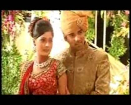 00_07_01 - sara khan 8