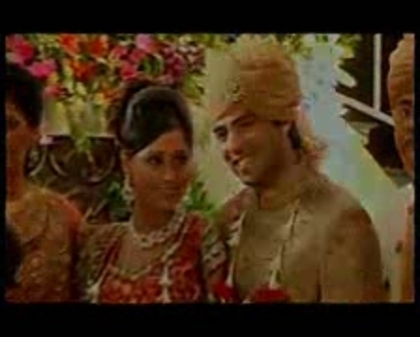 00_07_04 - sara khan 8