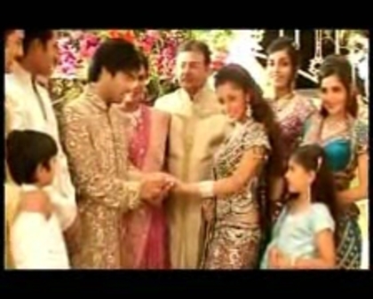 00_08_23 - sara khan 8