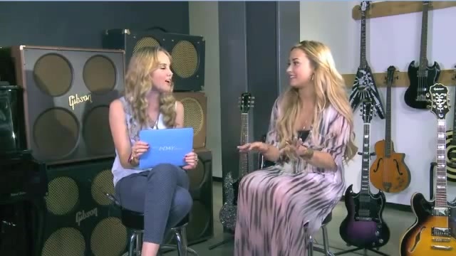 Demi Lovato Acuvue Live Chat - May 16_ 2012 068313
