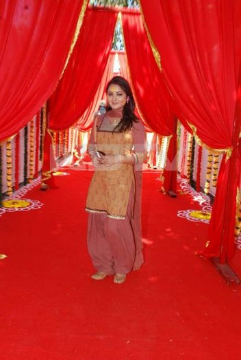 50 - Nidhi Uttam