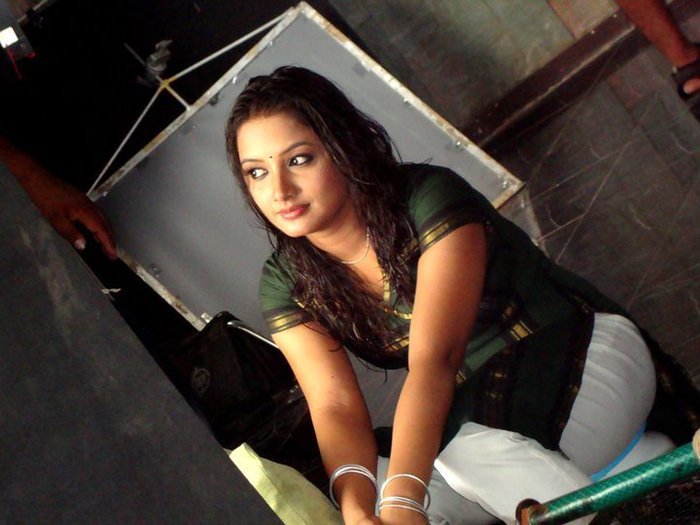 75 - Nidhi Uttam
