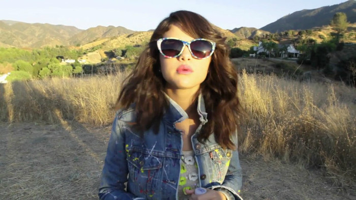bscap0105 - VEVO News Behind The Scenes of Hit The Lights-SC-Part I