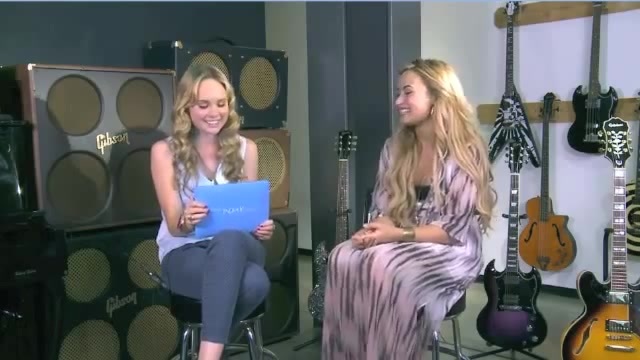Demi Lovato Acuvue Live Chat - May 16_ 2012 070001