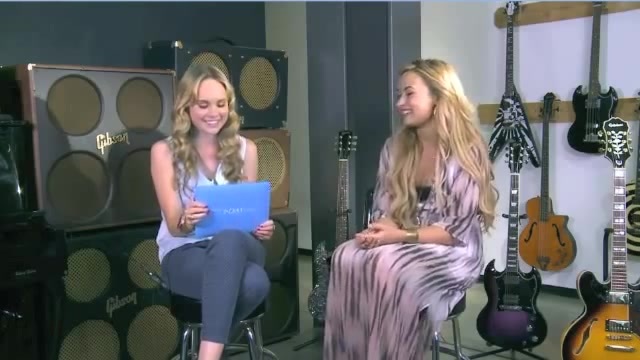 Demi Lovato Acuvue Live Chat - May 16_ 2012 070021