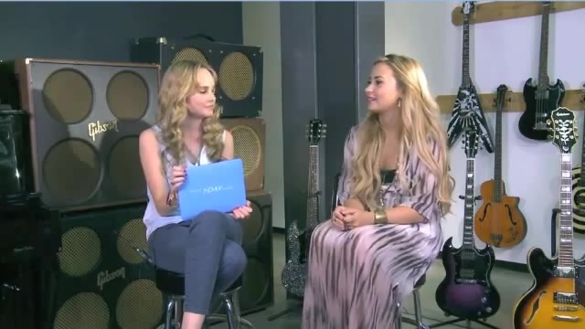 Demi Lovato Acuvue Live Chat - May 16_ 2012 074507