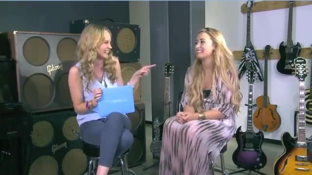 Demi Lovato Acuvue Live Chat - May 16_ 2012 075005