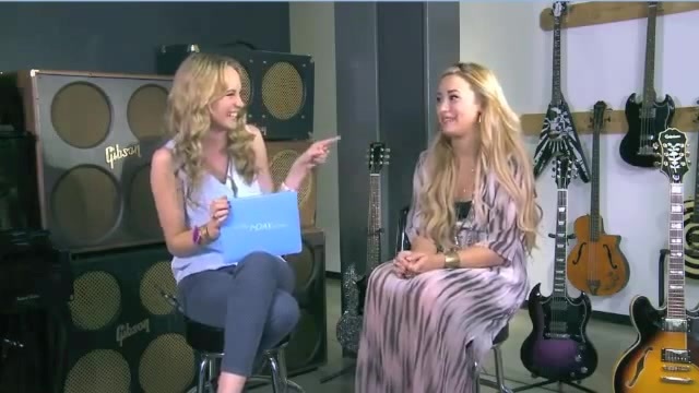 Demi Lovato Acuvue Live Chat - May 16_ 2012 075026