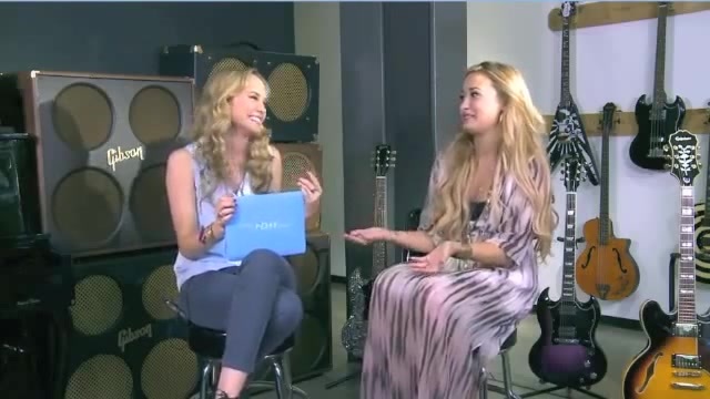 Demi Lovato Acuvue Live Chat - May 16_ 2012 075300