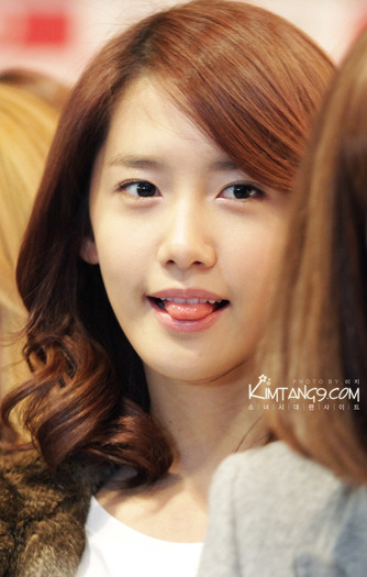 4138317885_b55421f7ae_o_large - Yoona x