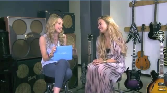 Demi Lovato Acuvue Live Chat - May 16_ 2012 075474
