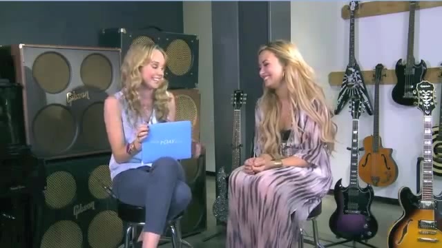 Demi Lovato Acuvue Live Chat - May 16_ 2012 075490
